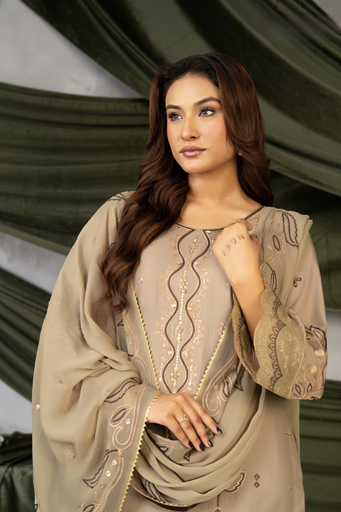 3 PCS Ensemble Embroidered Skin Glow-Suit