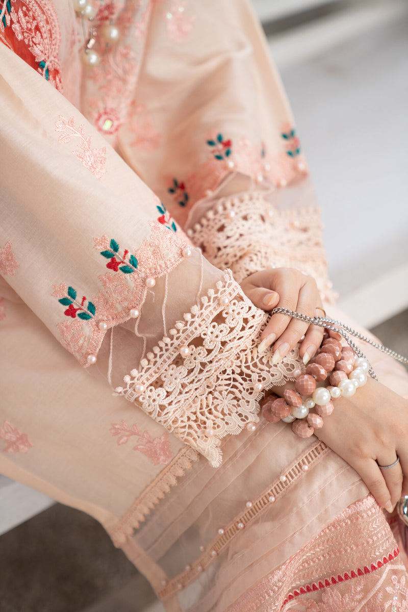 3 Piece Embroidered Lawn Suit | Mann Mayal Collection