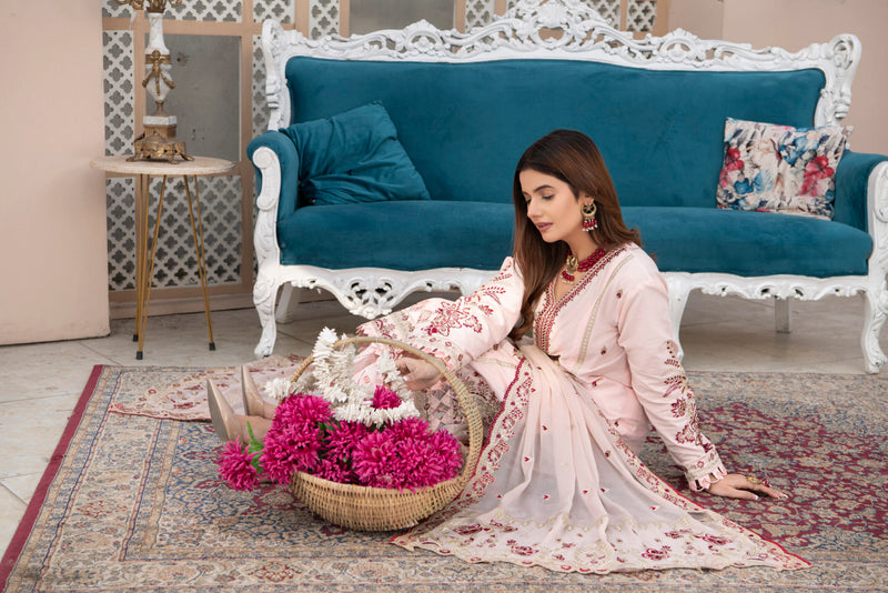 3 Piece Embroidery Lawn Suit | Urban Look